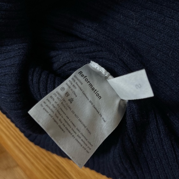 NWT Reformation Luisa Cropped Cashmere Sweater in Navy‎ Size Small - Picture 5 of 5